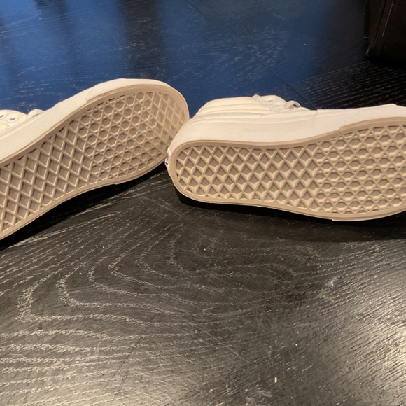 Vans - Sk8-Hi Canvas Shoe, size 5.5 - Picture 4 of 4